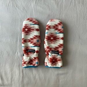 Free w purchase / Woods Fleece Mittens in Cream & Rust Print